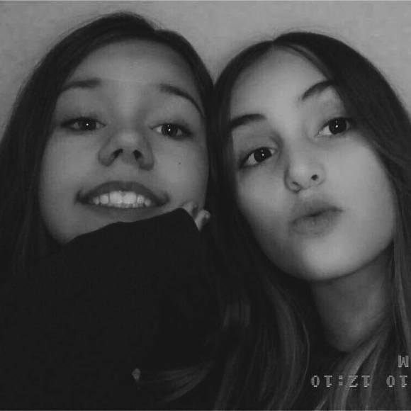 Profile Picture of Kayla Piques (@kaylapiques) on Poshmark