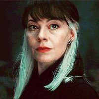 Profile Picture of Connie (@sinnamonrolled) on Twitter