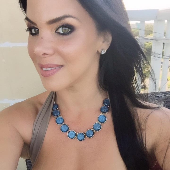 Profile Picture of Angela Glaskin (@amg3miami) on Poshmark