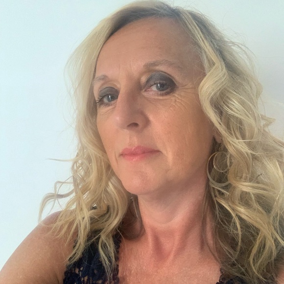 Profile Picture of Dawn Mcginley (@dawnmcginley) on Poshmark