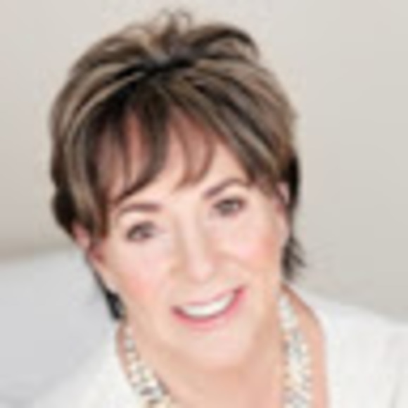Profile Picture of Lori Haack (@lorihaack99) on Poshmark
