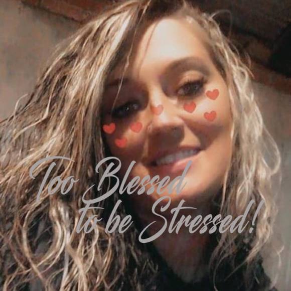 Profile Picture of Leslie Henderson (@lesliehender163) on Poshmark