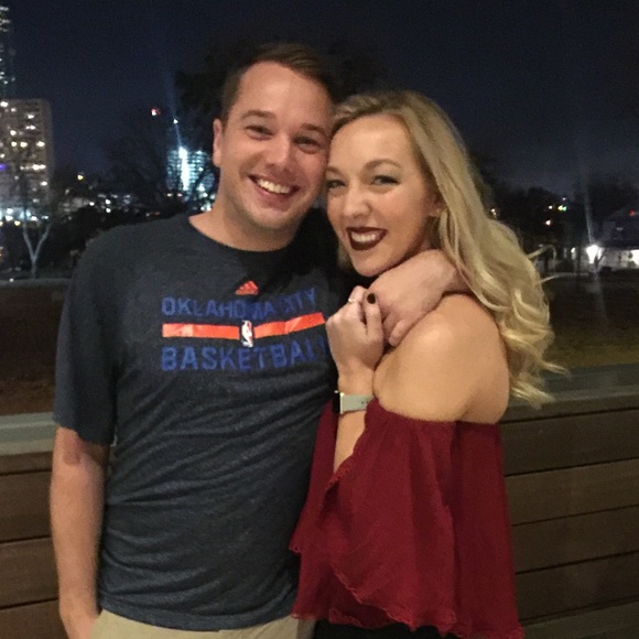 Profile Picture of Suzanne Freeman (@suzieschuck) on Poshmark