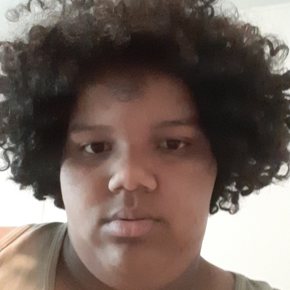 Profile Picture of Tya Smith (@tya_s) on Poshmark