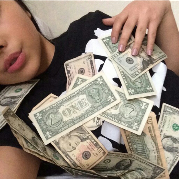 Profile Picture of Alondra Quintero (@adiazxx) on Poshmark