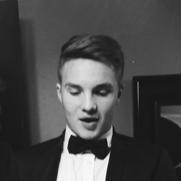 Profile Picture of Will Simms (@will_simms) on Poshmark