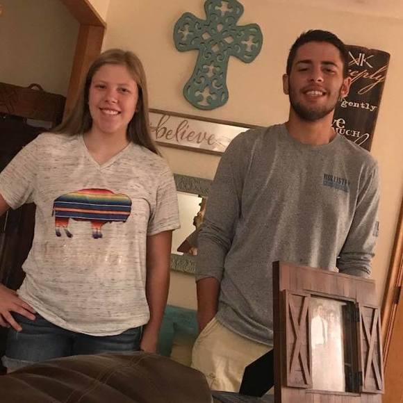 Profile Picture of Andrea Daniel (@adv33) on Poshmark