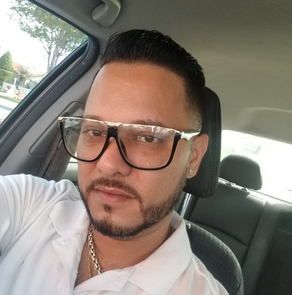 Profile Picture of Jose Carlos (@siporquesi101) on Poshmark