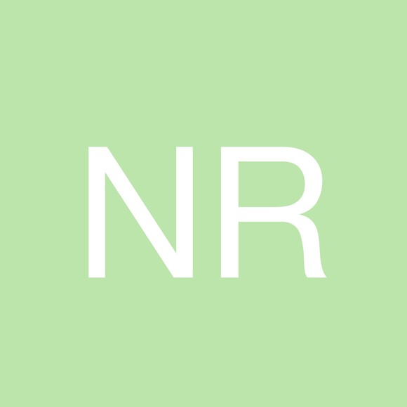 Profile Picture of Nicole Rennie (@nicolerennie130) on Poshmark