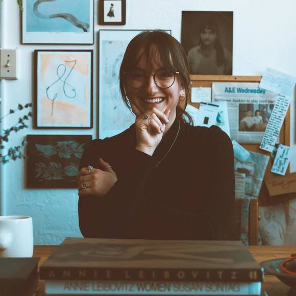 Profile Picture of Renée Cornue (@reneecornue) on Poshmark