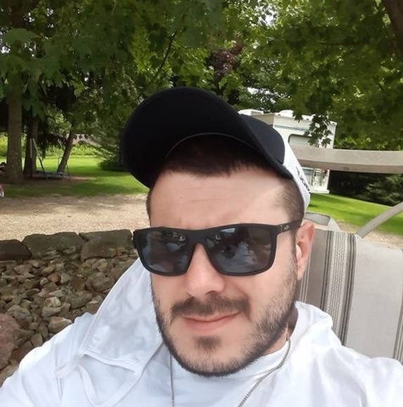 Profile Picture of Adam Kebert (@adamleslie2018) on Poshmark