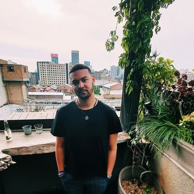 Profile Picture of plain Blayne. (@leslieblayne) on Twitter