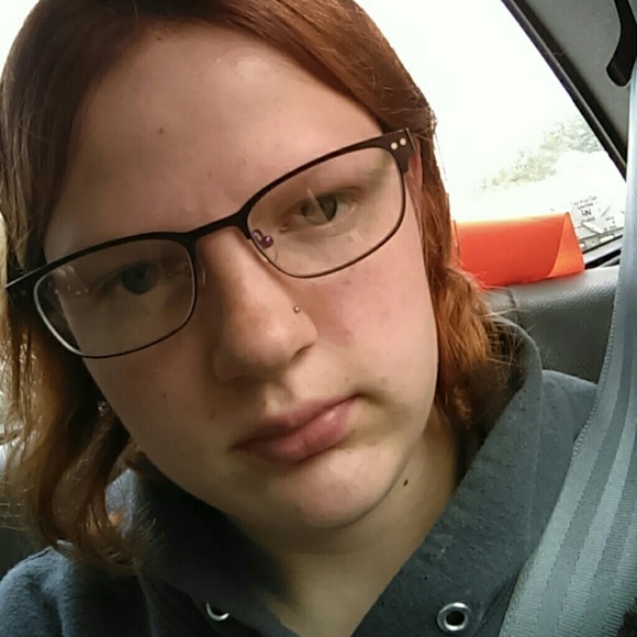 Profile Picture of Miranda Larson (@mdlarson23) on Poshmark