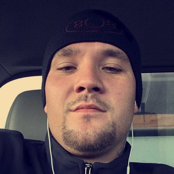 Profile Picture of Richard Lamb (@lambr912) on Poshmark