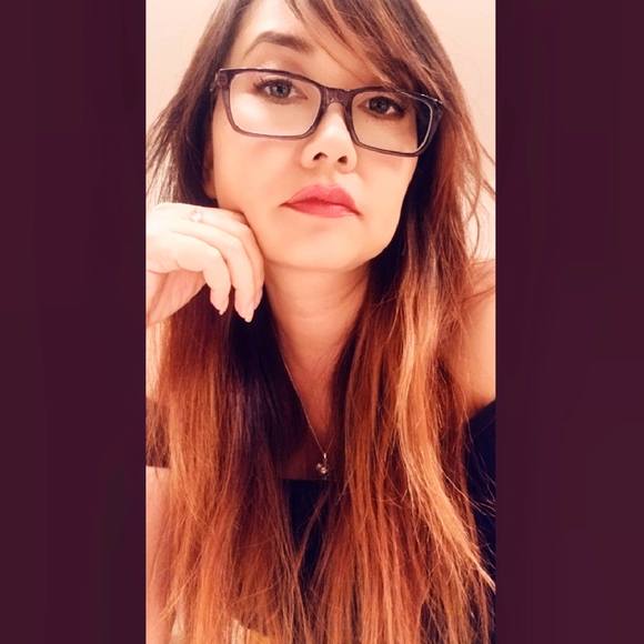Profile Picture of Danna Williams (@burgundydanna) on Poshmark