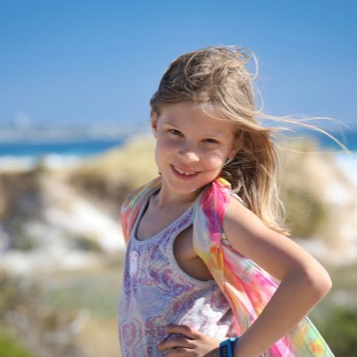 Profile Picture of Nika (@ManitiusNika) on Twitter