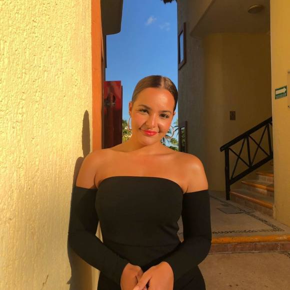 Profile Picture of Selma Mesri (@swim_love_selma) on Poshmark