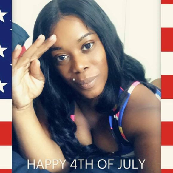 Profile Picture of Shanicka Dormevil (@slnewell86) on Poshmark