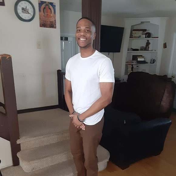 Profile Picture of Kirk James (@kjamesburr) on Poshmark