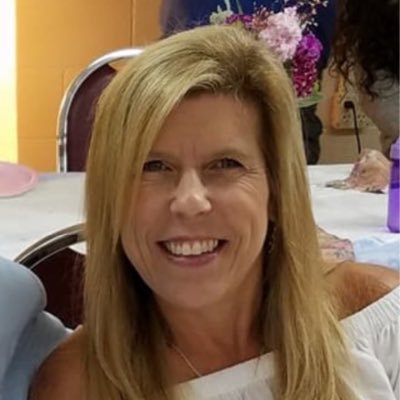 Profile Picture of Traci Phillips-Roach (@phillipsroach65) on Twitter