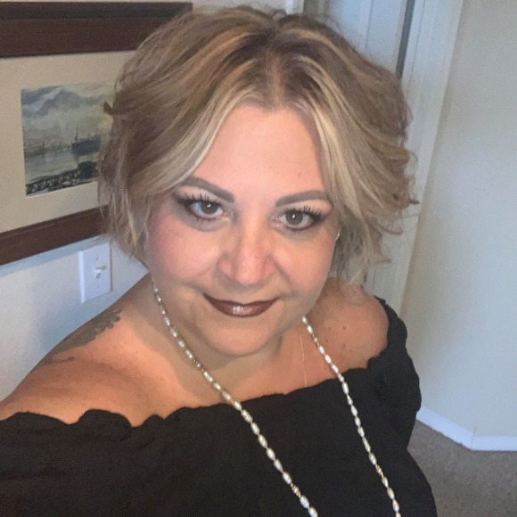 Profile Picture of Neena Malinich (@urbangypsy502) on Poshmark