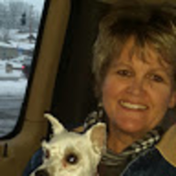 Profile Picture of Rhonda Counts (@rhondacounts905) on Poshmark