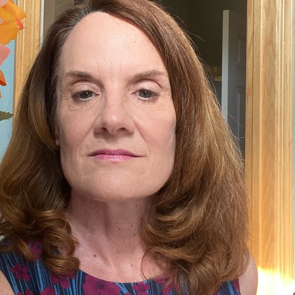 Profile Picture of Mary Craigle (@mcraigle) on Poshmark