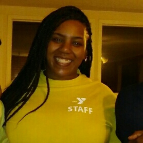 Profile Picture of Darianna Mitchell (@darianna_2005) on Poshmark