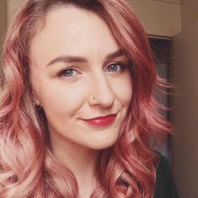 Profile Picture of Amie Lee (@AmieBakesThings) on Twitter