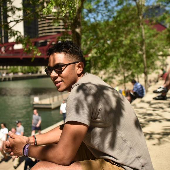 Profile Picture of Devaughn Dix (@devaughndix) on Poshmark