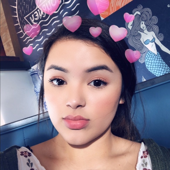 Profile Picture of Stephanie Salaises (@salaises10) on Poshmark