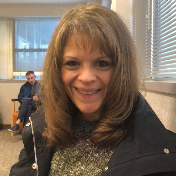 Profile Picture of Melissa Grady (@mgrady81) on Poshmark