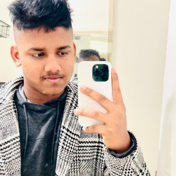 Profile Picture of Didar Ahmed (@didarahmedemon) on Poshmark