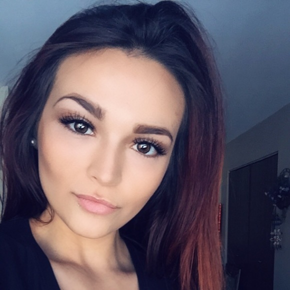 Profile Picture of Morgan Casebolt (@captainmorganxo) on Poshmark