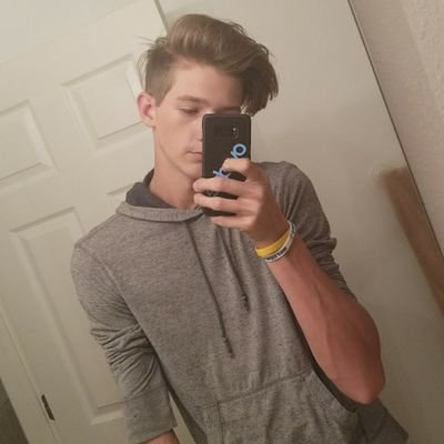 Profile Picture of Derek (@DerekStauffer16) on Twitter