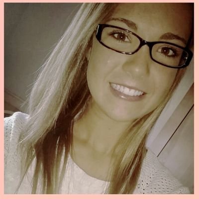 Profile Picture of Dena Nicole (@dena_yoder) on Twitter