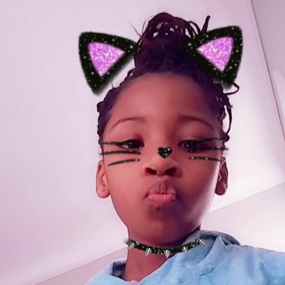 Profile Picture of Brooklinn Goodlow (@imissudaddy40) on Poshmark