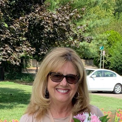 Profile Picture of Linda Slone (@lindaslone10) on Twitter