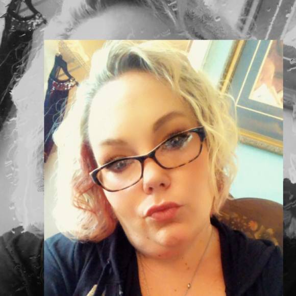 Profile Picture of Valinda Murphy (@princessa0317) on Poshmark