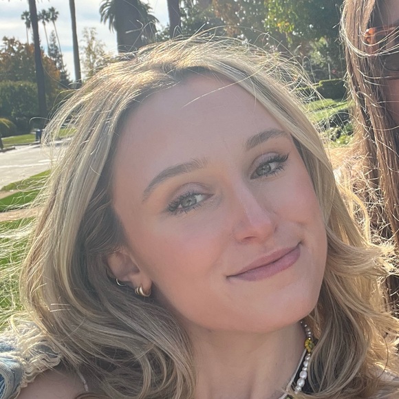 Profile Picture of Carol ann Albanese (@calbanese914) on Poshmark