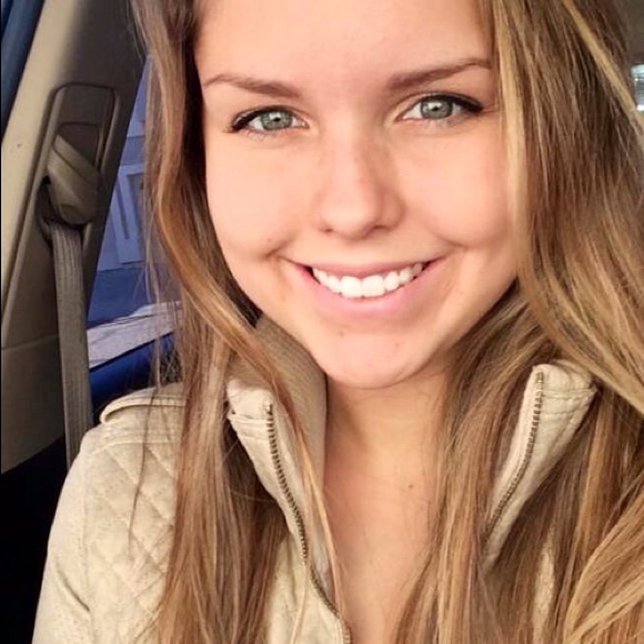 Profile Picture of Lexi Rockenbaugh (@lexiscout) on Poshmark