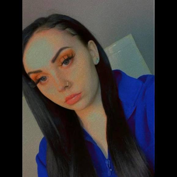 Profile Picture of Mariah Kempf (@mariahkempf) on Poshmark