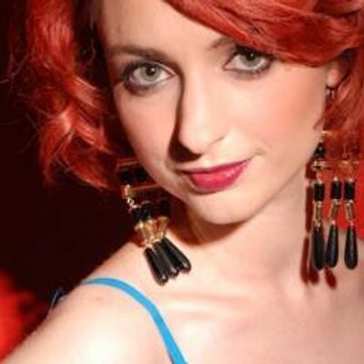 Profile Picture of Amanda Sharkey (@Amanda_mua) on Twitter