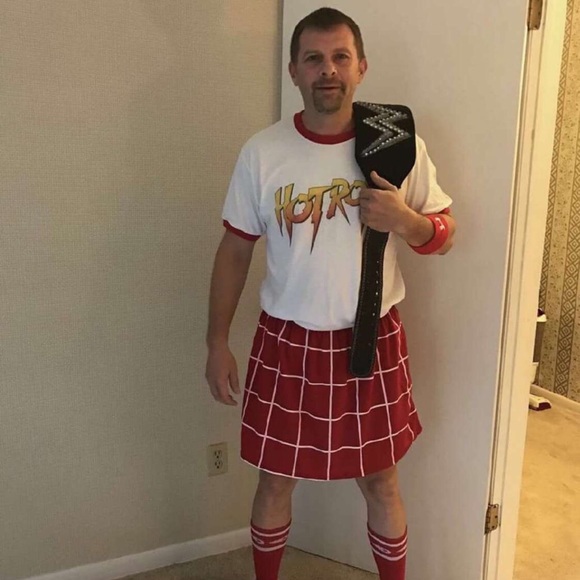Profile Picture of Chris Connors (@kingconnors44) on Poshmark
