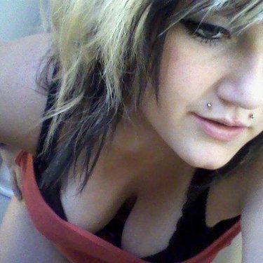 Profile Picture of Natashiah Wolfe (@tashaTakedown) on Twitter