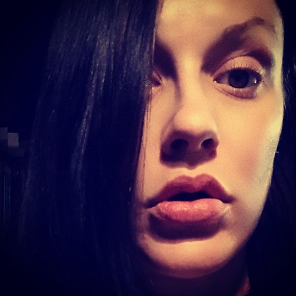 Profile Picture of Katie Shuhart (@katieshuhart17) on Poshmark