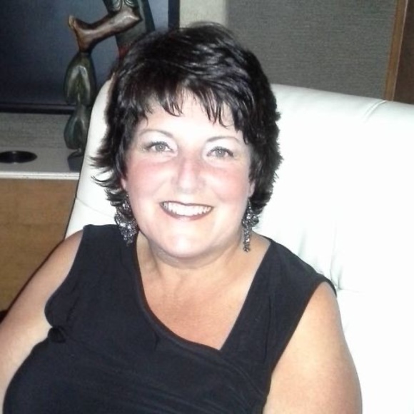 Profile Picture of Guylaine Dionne (@guylainedionne) on Poshmark