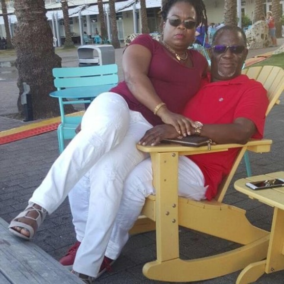 Profile Picture of Jennifer hinds Santo (@jennysanto2009) on Poshmark