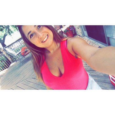 Profile Picture of Dayna Andrews 🐶 (@xoxo_dayna678) on Twitter