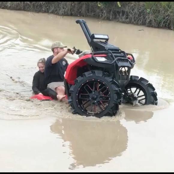 Profile Picture of Clayton Herring (@claytuss) on Poshmark